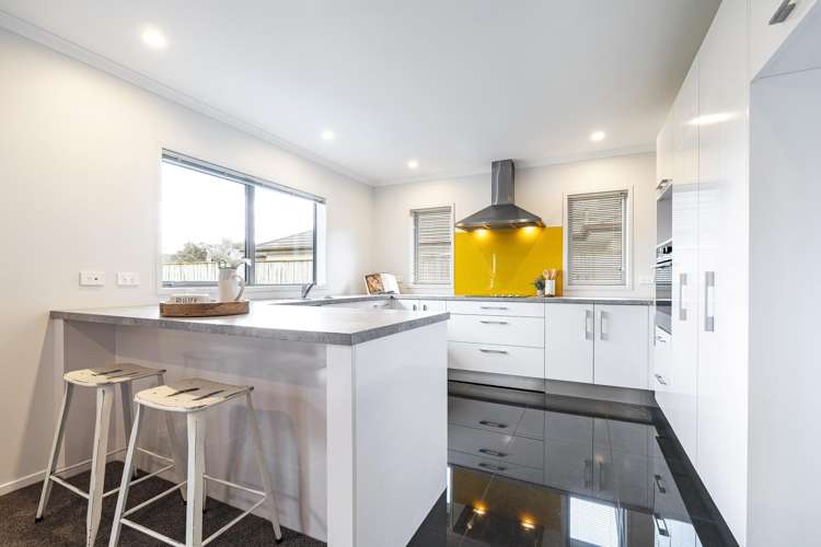 71 Links Drive Waiwhakaiho_3