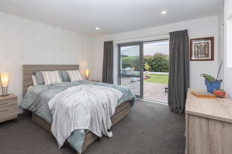 8 Carnaveron Drive Lincoln_11