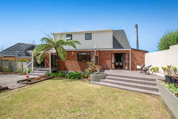 15 Higham Ferrers Place Red Beach_25