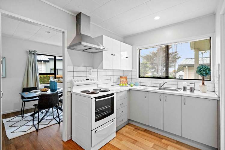 2/17 Anglers Way Wattle Downs_5