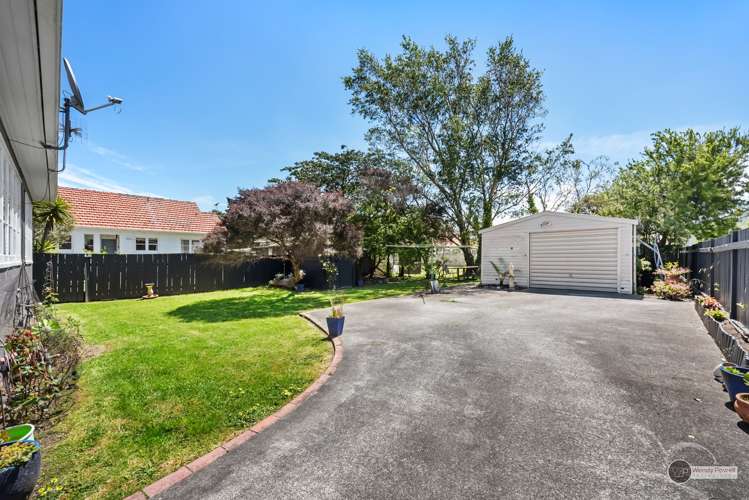 65 Hall Crescent Epuni_12
