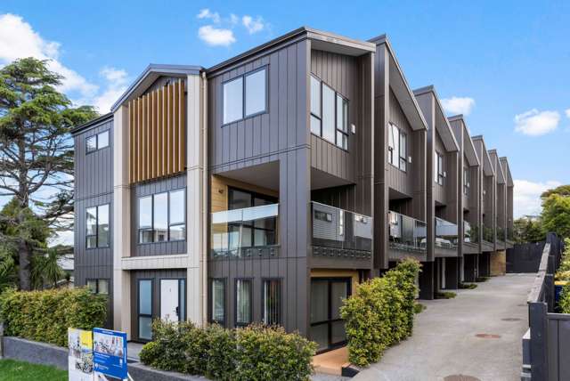 Brand New Home In Northcote