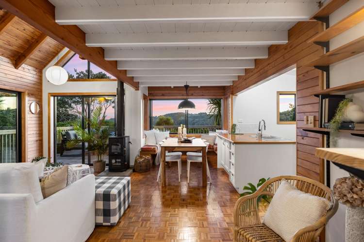 4 Hillside Crescent Leigh_4