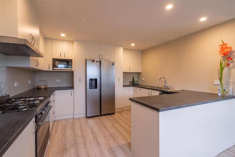 11 Bath Road_4
