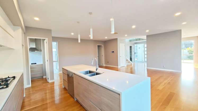 12 Fernhill Way Oteha_7