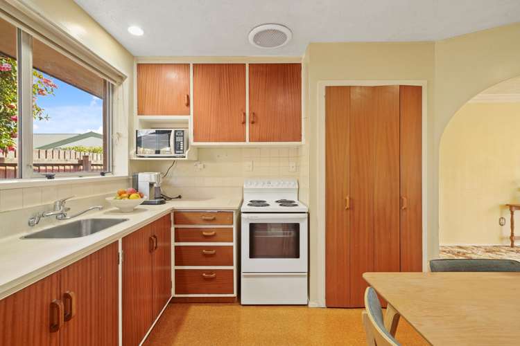 15b Salford Avenue Redwood_11