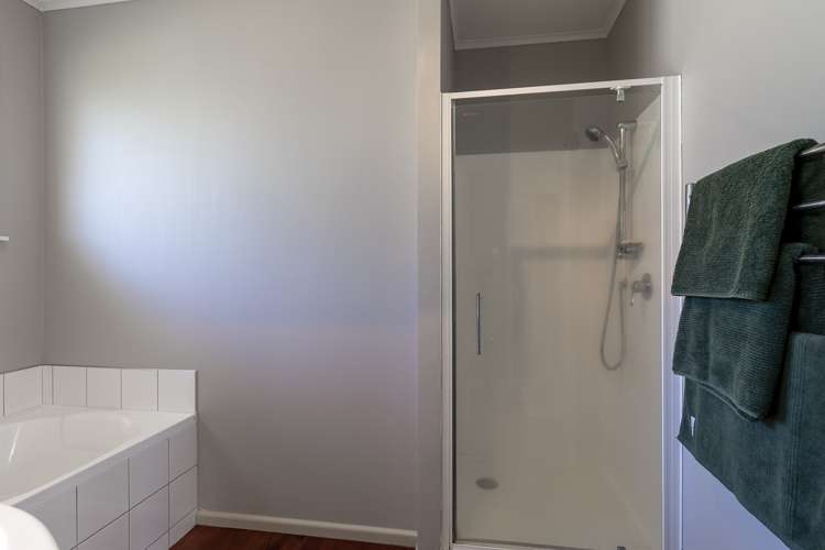 52 Sylvan Crescent Te Atatu South_13