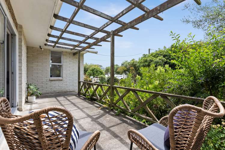 332 Clifton Road Te Awanga_12