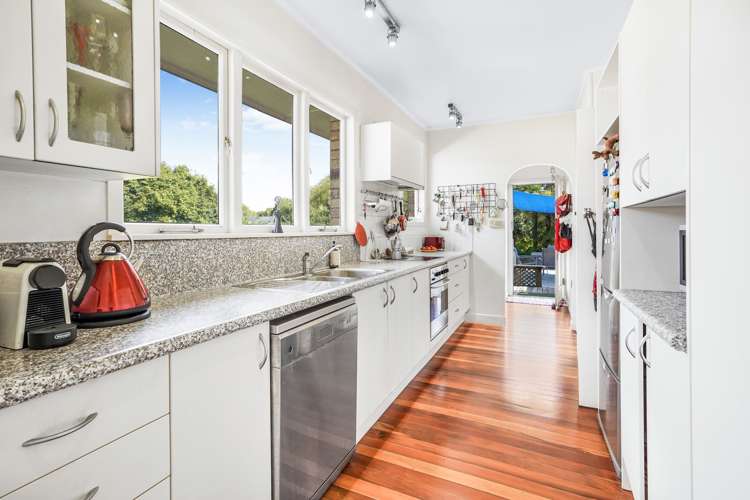 15 Kelvin Place Hamilton East_8