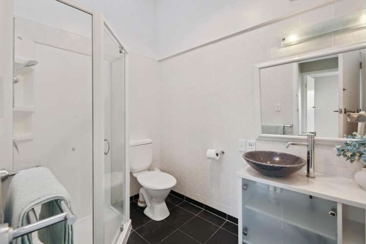 19 Beach Road Mellons Bay_24