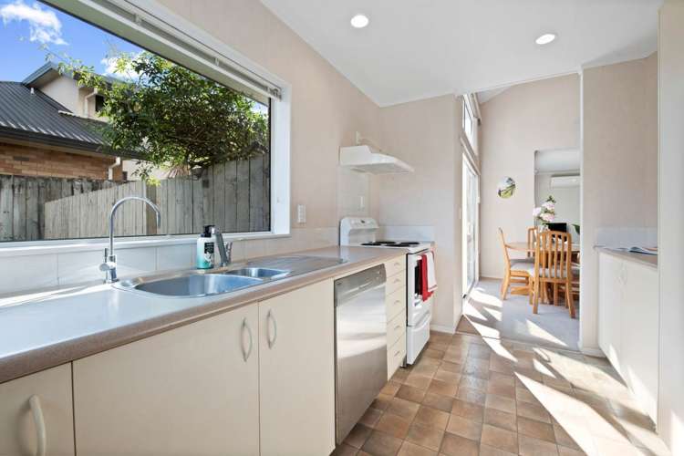 1/67 Donald Street Stanmore Bay_12