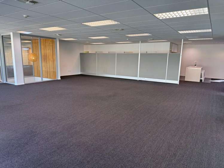 15B Leslie Hills Drive City Centre_11