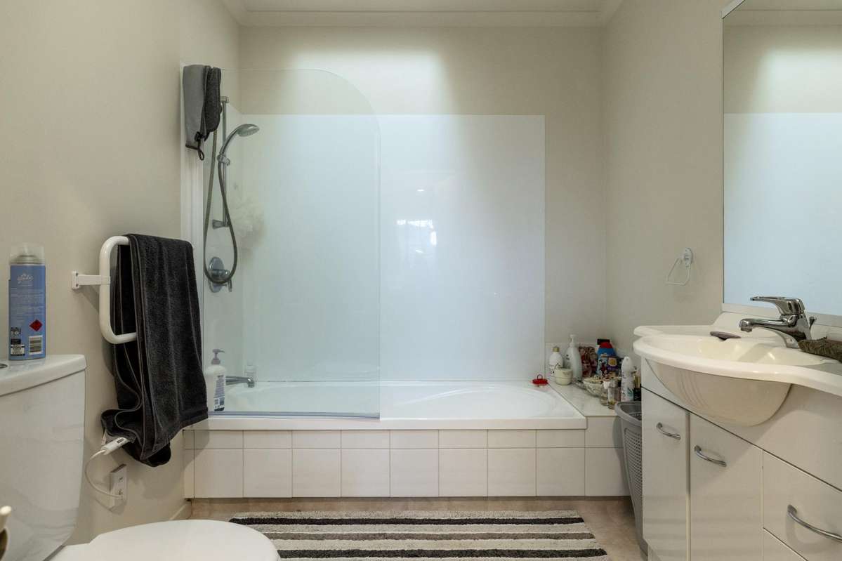 31 Lakeridge Close_5