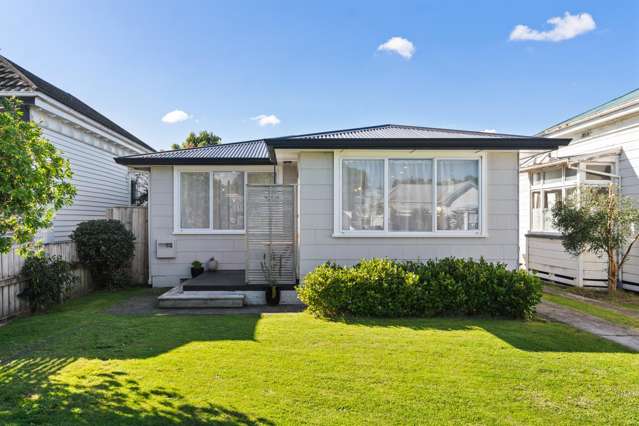 Easy living in a 1950s classic