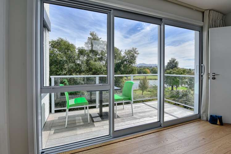 11 Rock Street Gore Surrounds_9