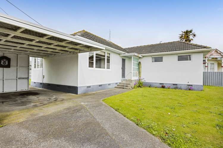 54 Camberwell Road Hawera_16
