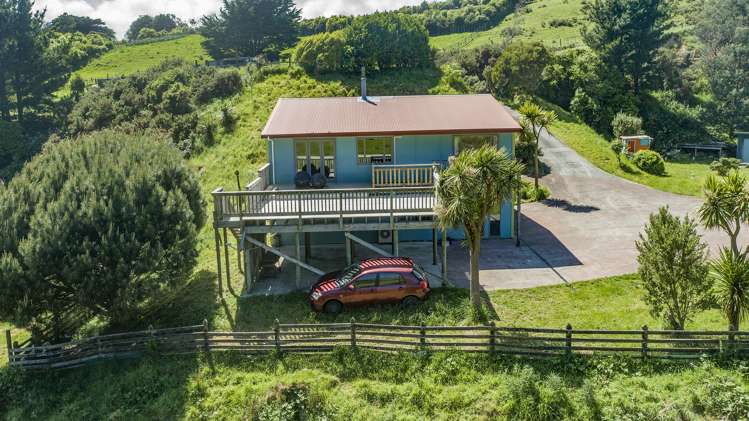 60 South Makara Road Makara_33