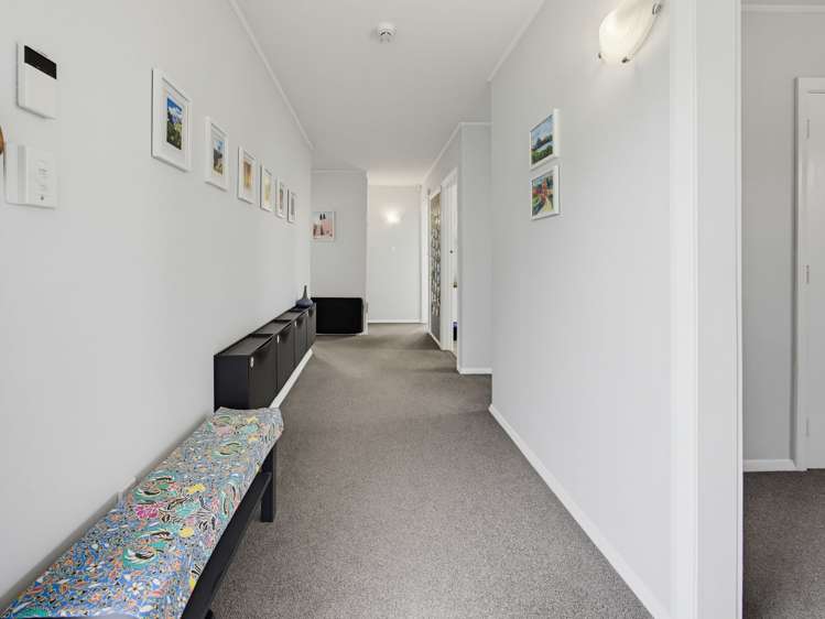 2 Magdalen Street Tawa_16