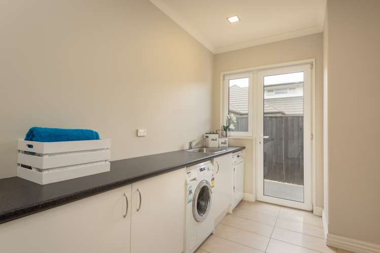 9 Springbrook Lane Northwood_22