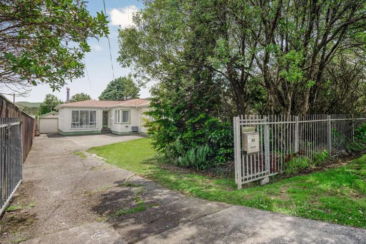 66 Wainuiomata Road Wainuiomata_1