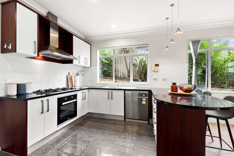 61 Medallion Drive Oteha_4