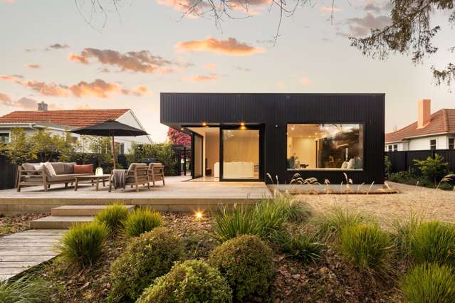 Character meets contemporary - riverside edition