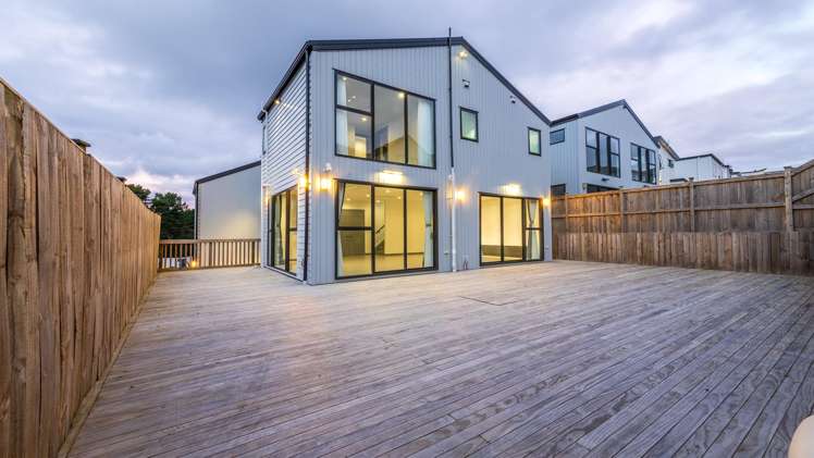 14 Greenstead Close Flat Bush_6