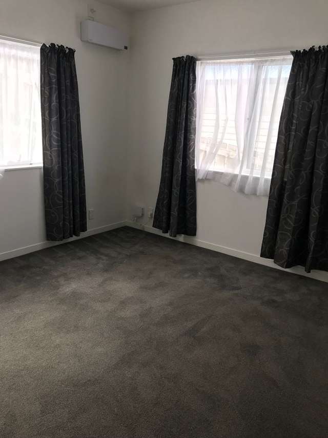 Charming, Sunny Studio apartment