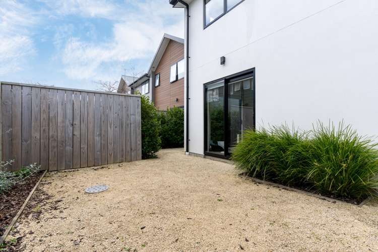 Unit 1/21 Hargest Crescent Sydenham_9