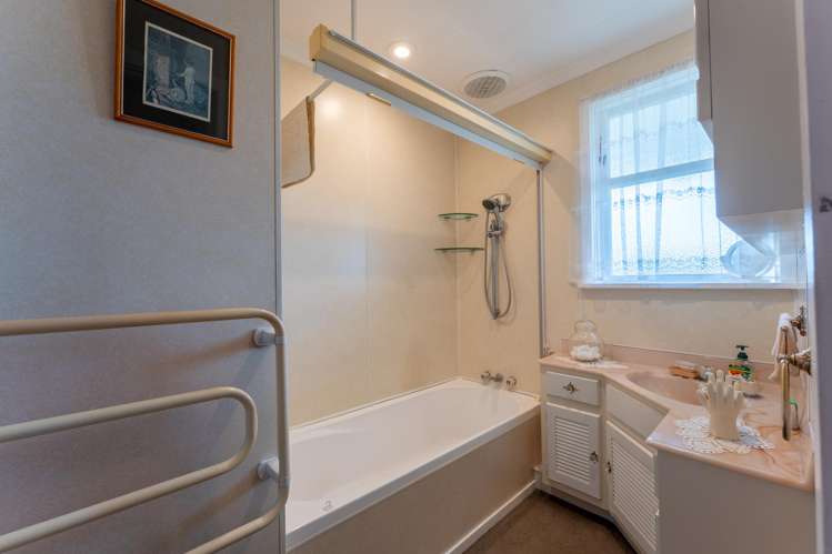 15 Hawea Street Glenwood_13