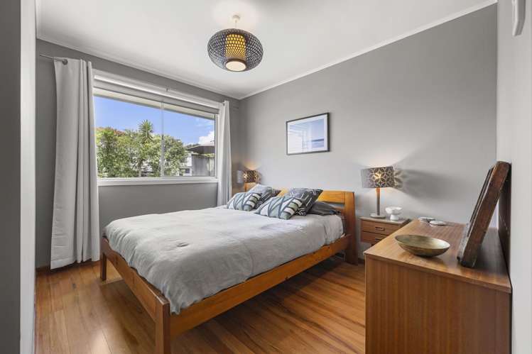 20 Wallis Street Raglan_11