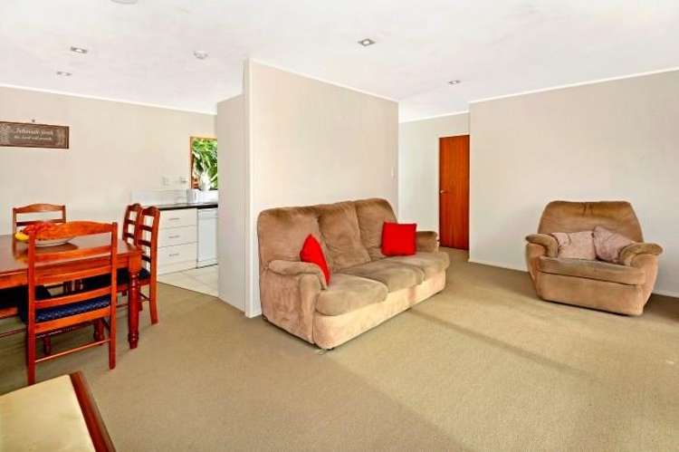 2/212 Sunnynook Road Totara Vale_8