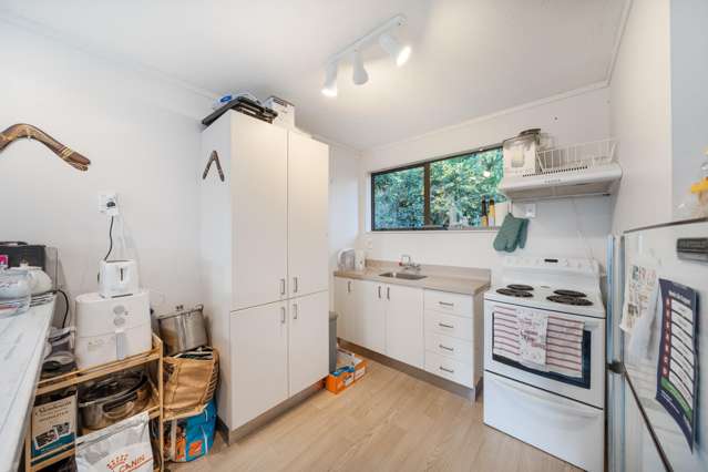14 Penguin Grove Waitangirua_4