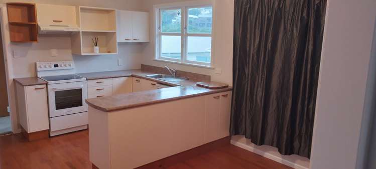 7 Terrance Grove Paparangi_12