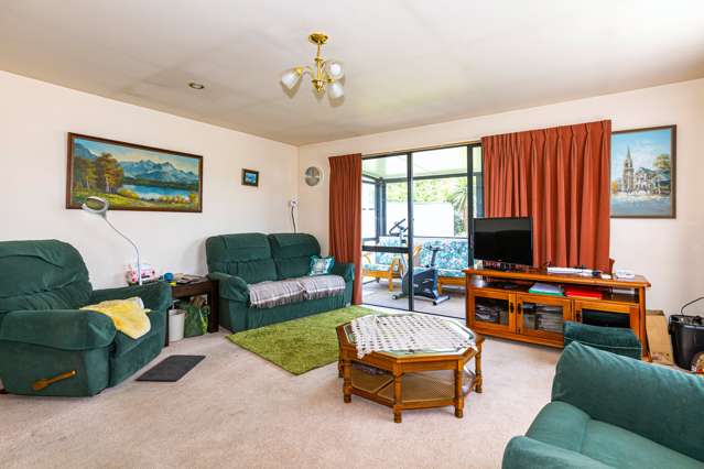 2/42 Nile Street Highfield_3