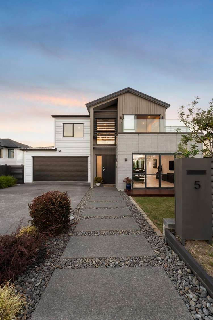 5 Headsail Drive Long Bay_28