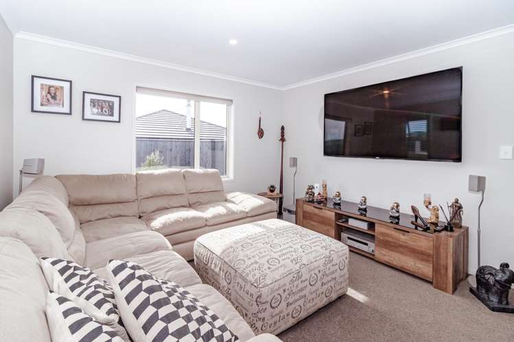 15 Magnolia Crescent Tawhero_11