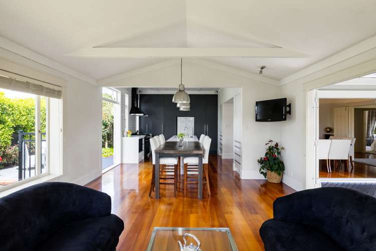 58 Lake Crescent Hamilton Lake_9