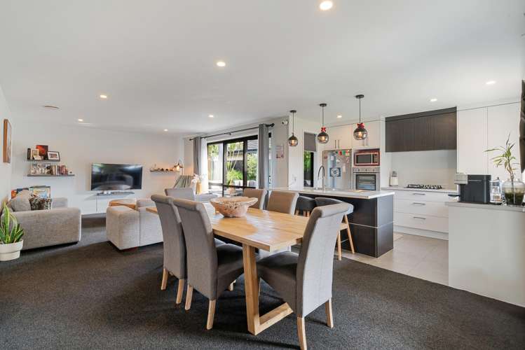 25 Captain Mitchell Drive_4