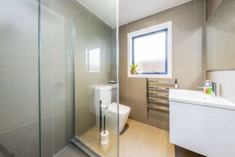 12 Hangahai Road Flat Bush_14