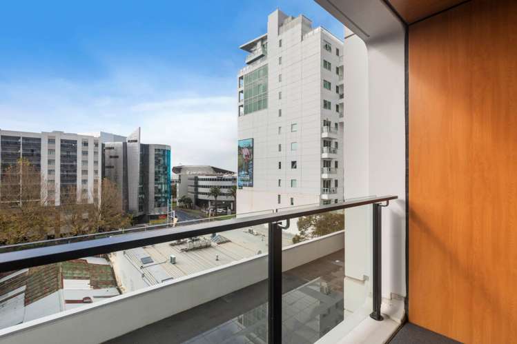 303/70 Anzac Avenue City Centre_9