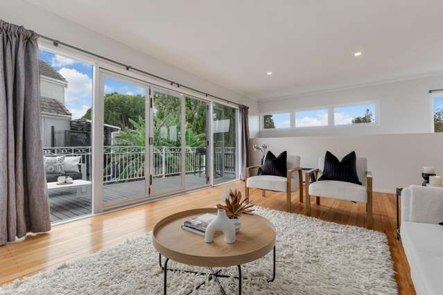 Sunlit & Renovated: Your Family Home in Papatoetoe