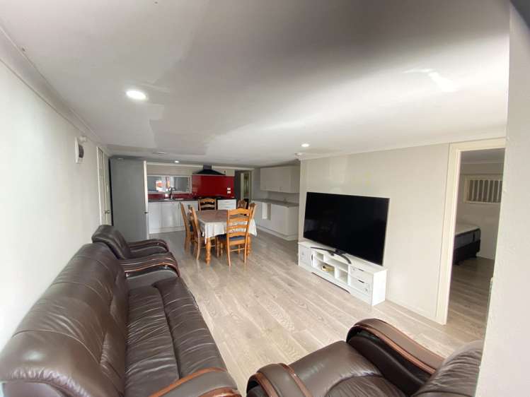 24 Dennis Avenue Hillpark_2