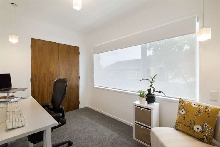 8 Riviera Place Hauraki_18