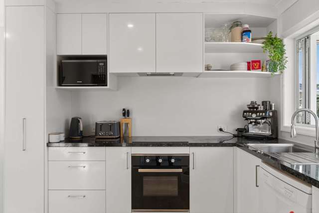 2 Clarke Avenue Te Aroha_2