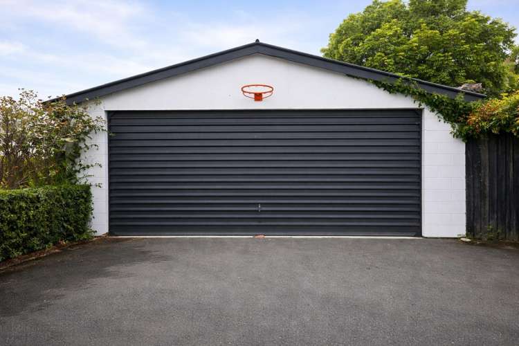 10 Lucienne Place Hillsborough_16