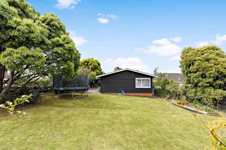 77 Willerton Avenue New Lynn_13