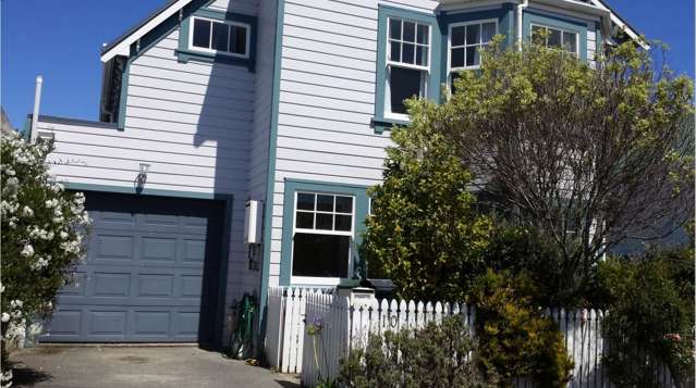 Charming 3BR Home in Vibrant Newtown