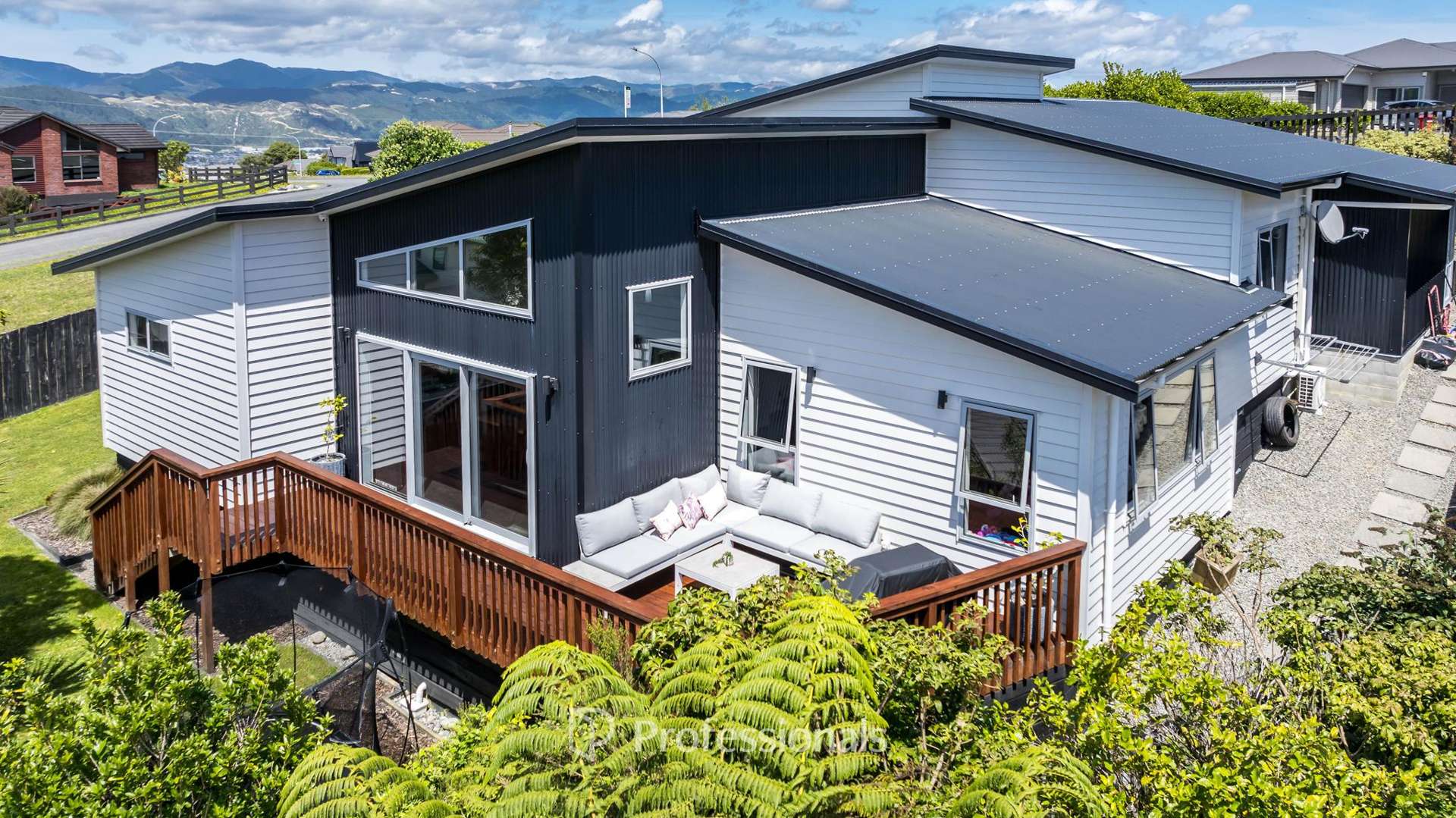 111 Kirton Drive Riverstone Terraces_0