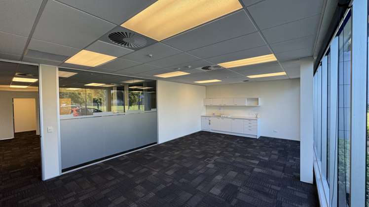 4-8 Pavilion Drive Mangere_7